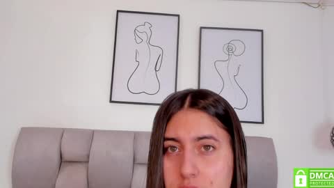 hanna__evans_ online show from April 7, 2026, 10:59 am