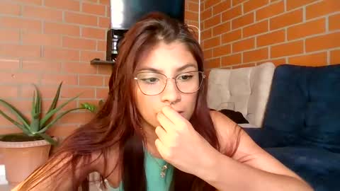 Snapshot of hanna_beily chatting on February 10, 2025, 6:13 pm hanna online show from February 10, 2025, 6:13 pm