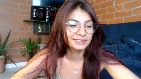 Snapshot of hanna_beily chatting on February 13, 2025, 6:27 pm hanna online show from February 13, 2025, 6:27 pm