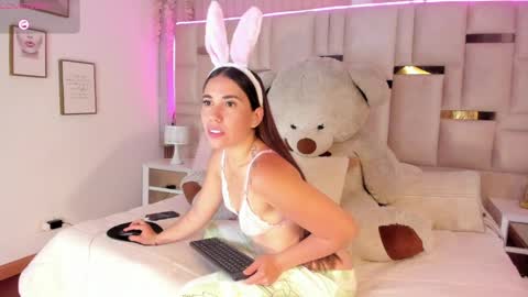 Hanna Klover online show from April 9, 2026, 3:50 am