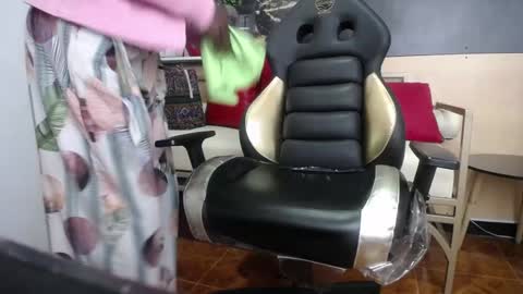 hanna_lamber online show from January 9, 2025, 1:50 am