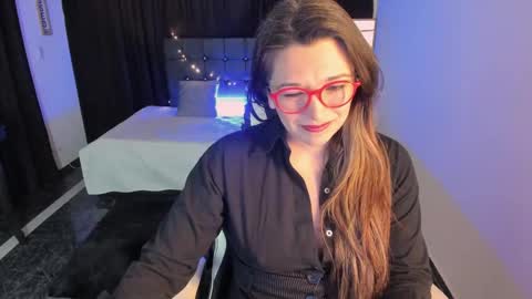 hanna_ma online show from October 8, 2025, 2:36 pm