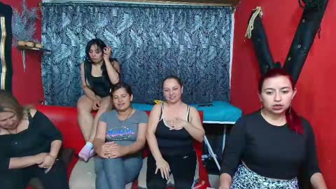 Snapshot of hanna_mature01 chatting on February 28, 2025, 12:43 am Hanna online show from February 28, 2025, 12:43 am