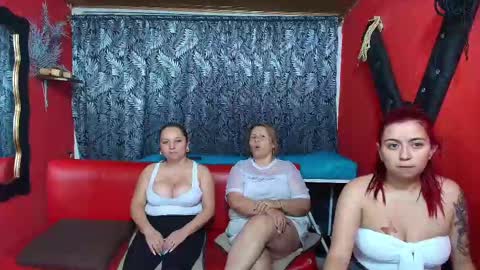 Snapshot of hanna_mature01 chatting on March 1, 2025, 12:28 am Hanna online show from March 1, 2025, 12:28 am