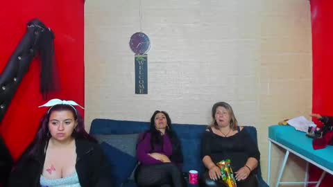 Snapshot of hanna_mature01 chatting on September 22, 2025, 12:12 am Hanna online show from September 22, 2025, 12:12 am
