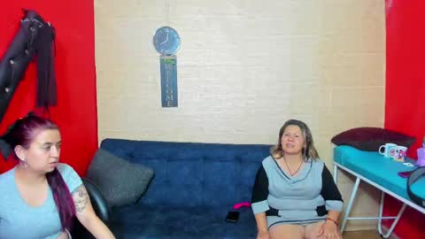 Snapshot of hanna_mature01 chatting on September 28, 2025, 1:00 am Hanna online show from September 28, 2025, 1:00 am