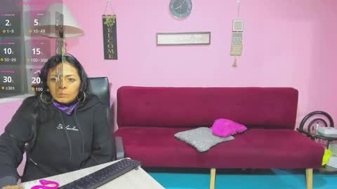 Snapshot of hanna_mature01 chatting on October 13, 2025, 1:05 am Hanna online show from October 13, 2025, 1:05 am