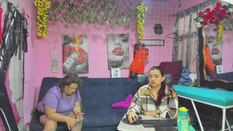 Snapshot of hanna_mature01 chatting on May 19, 2026, 12:22 pm Hanna online show from May 19, 2026, 12:22 pm