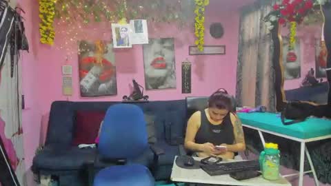 Snapshot of hanna_mature01 chatting on June 16, 2026, 12:30 pm Hanna online show from June 16, 2026, 12:30 pm
