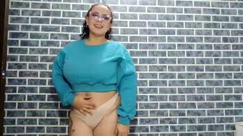 hanna_moons online show from April 17, 2026, 12:57 am
