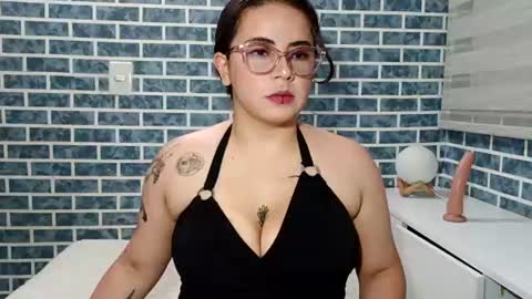 Snapshot of hanna_moons chatting on June 12, 2026, 3:05 am hanna_moons online show from June 12, 2026, 3:05 am