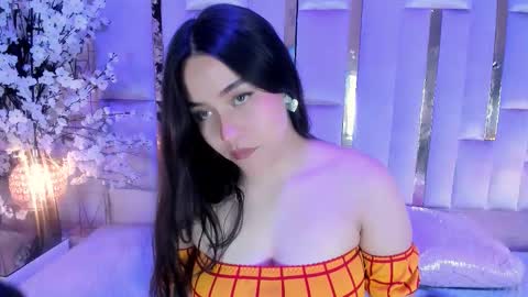 hannacollins_2 online show from February 1, 2026, 1:09 pm