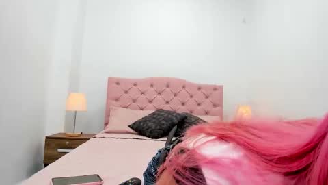 Hannah online show from February 17, 2026, 8:04 pm