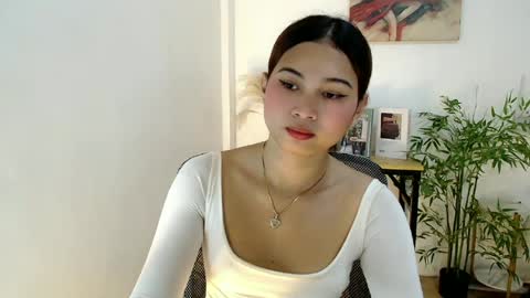 Snapshot of hannah_davis69 chatting on June 16, 2026, 2:47 am Alex online show from June 16, 2026, 2:47 am
