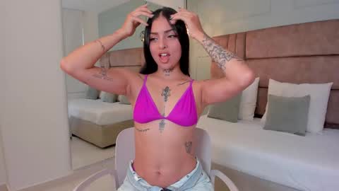 Hannah Milton online show from September 18, 2025, 9:39 pm