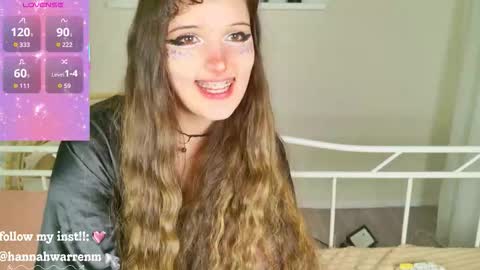 Snapshot of hannah_warren chatting on December 16, 2025, 2:38 am Kamila online show from December 16, 2025, 2:38 am