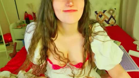 Snapshot of hannah_warren chatting on February 25, 2026, 10:30 pm Kamila online show from February 25, 2026, 10:30 pm