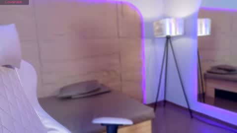 Snapshot of hannahmonttgomery chatting on May 12, 2026, 4:48 pm hannahmonttgomery Help me reach 100 Hands up online show from May 12, 2026, 4:48 pm