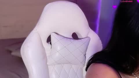 hannahmonttgomery  Help me reach 100 Hands up online show from July 17, 2026, 5:29 pm