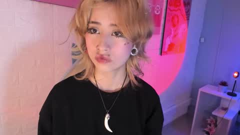 Snapshot of hannahpage chatting on October 17, 2025, 11:24 am Hannah online show from October 17, 2025, 11:24 am