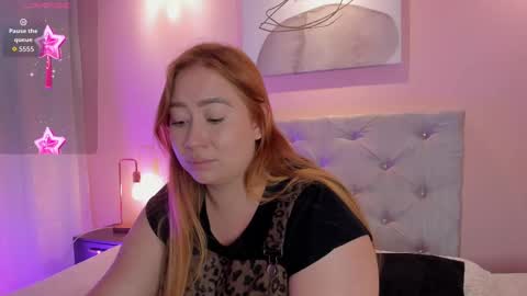 hannamartinn_ online show from November 19, 2025, 1:49 am