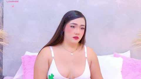 hannaprada1 online show from February 4, 2026, 11:38 am