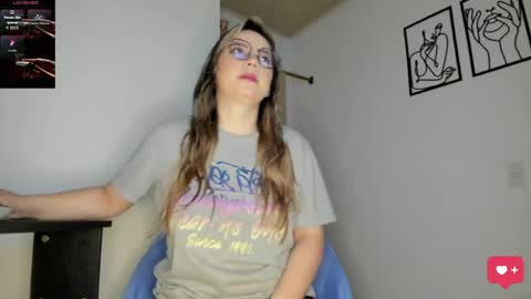 Snapshot of hannasofiax chatting on April 27, 2026, 5:00 pm hannasofia x Schedule 700 -1400GTM-5 online show from April 27, 2026, 5:00 pm