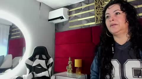 Snapshot of hanny_bliss chatting on June 30, 2026, 11:55 am Hanny online show from June 30, 2026, 11:55 am