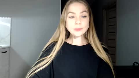 Snapshot of happy_fox_ chatting on December 14, 2025, 6:23 pm happy_fox_ online show from December 14, 2025, 6:23 pm