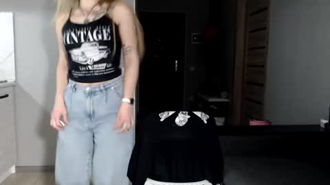 Snapshot of happy_fox_ chatting on March 16, 2026, 9:08 pm happy_fox_ online show from March 16, 2026, 9:08 pm