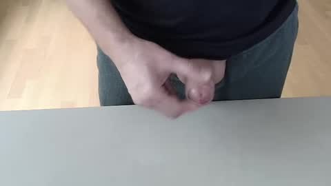 Snapshot of happybugger chatting on February 16, 2025, 12:54 pm Cum for you online show from February 16, 2025, 12:54 pm