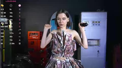 Evy  online show from October 25, 2025, 3:18 pm