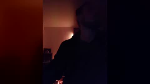 Snapshot of hard_gunn chatting on April 4, 2026, 6:27 pm hard_gunn online show from April 4, 2026, 6:27 pm