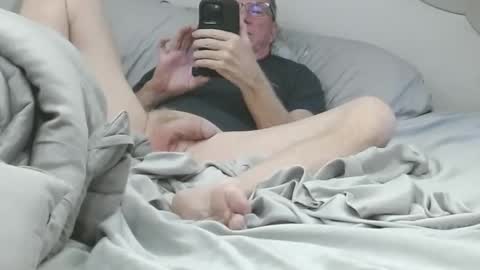 Snapshot of hardlou08 chatting on December 27, 2024, 10:59 pm sweetassguy online show from December 27, 2024, 10:59 pm