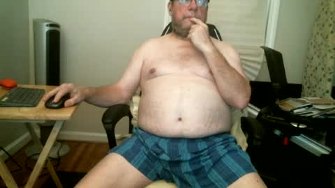 Mik online show from June 26, 2026, 3:44 am