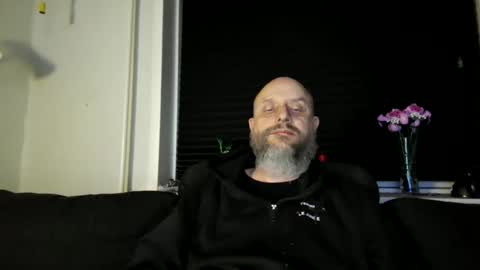 MrLazy online show from April 7, 2026, 10:09 pm