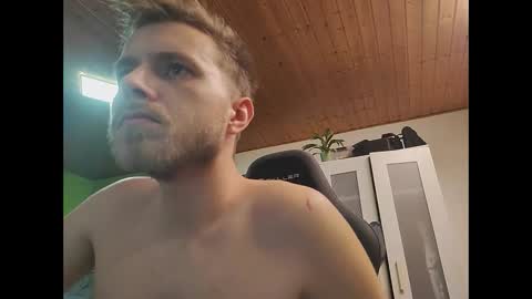 hardtechno_xxx online show from January 1, 2025, 7:20 am