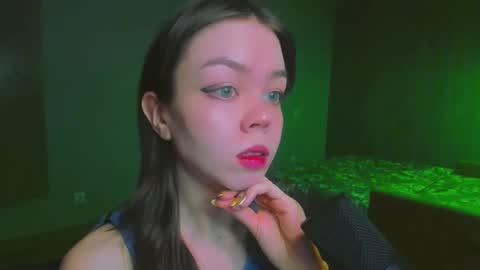 Snapshot of haribo_asmr chatting on December 18, 2024, 10:08 am Miss Hari online show from December 18, 2024, 10:08 am