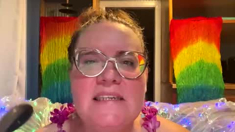 Fiiona online show from April 12, 2026, 5:45 am