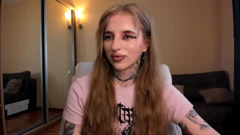 Julia online show from March 21, 2026, 5:01 am