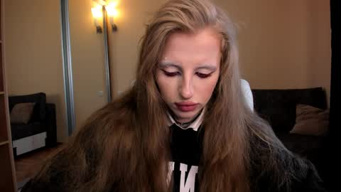 Julia online show from March 29, 2026, 5:07 am