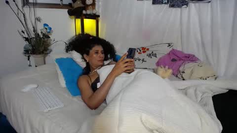 Snapshot of harley_quinns1 chatting on February 13, 2025, 10:11 pm harley_quinns1 online show from February 13, 2025, 10:11 pm