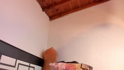 Annie online show from February 5, 2026, 6:51 am