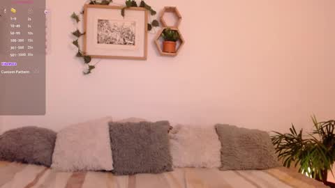 Snapshot of harmonyy01 chatting on December 14, 2024, 6:56 am Harmony Please help me to reach 100 thumbs up online show from December 14, 2024, 6:56 am