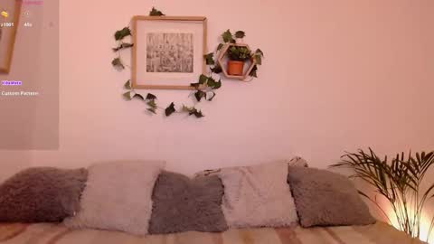 Snapshot of harmonyy01 chatting on February 11, 2025, 3:08 am Harmony Please help me to reach 100 thumbs up online show from February 11, 2025, 3:08 am