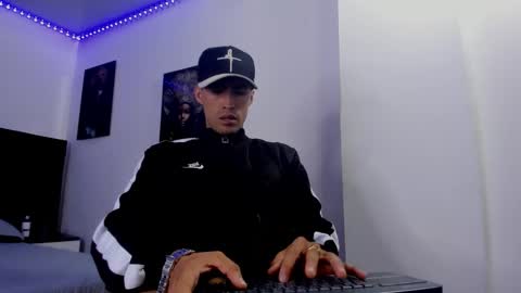 harold_999 online show from November 1, 2025, 2:57 am