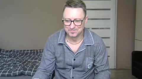 Snapshot of harrysnake chatting on February 16, 2025, 8:10 am HarrySnake online show from February 16, 2025, 8:10 am