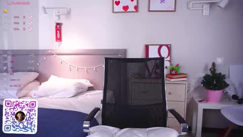 Snapshot of hasta_la_kissy chatting on March 8, 2026, 5:44 am Mary online show from March 8, 2026, 5:44 am