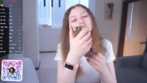 Snapshot of hasta_la_kissy chatting on April 4, 2026, 4:22 am Mary online show from April 4, 2026, 4:22 am