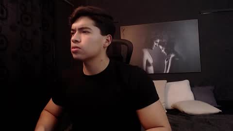 Snapshot of hat_guy01 chatting on February 13, 2026, 11:01 pm hat_guy01 online show from February 13, 2026, 11:01 pm